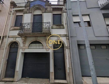 Moradia T2 para Venda em Paranhos