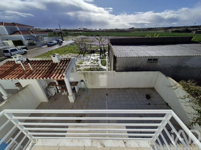 Moradia T3 para Venda em Atouguia da Baleia Foto 13