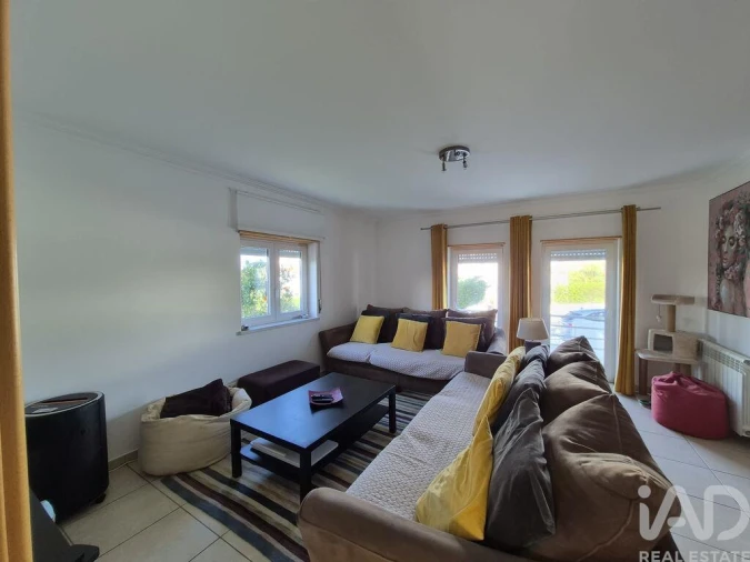 Moradia T3 para Venda em Atouguia da Baleia Foto 2