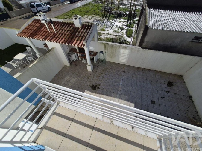 Moradia T3 para Venda em Atouguia da Baleia Foto 14