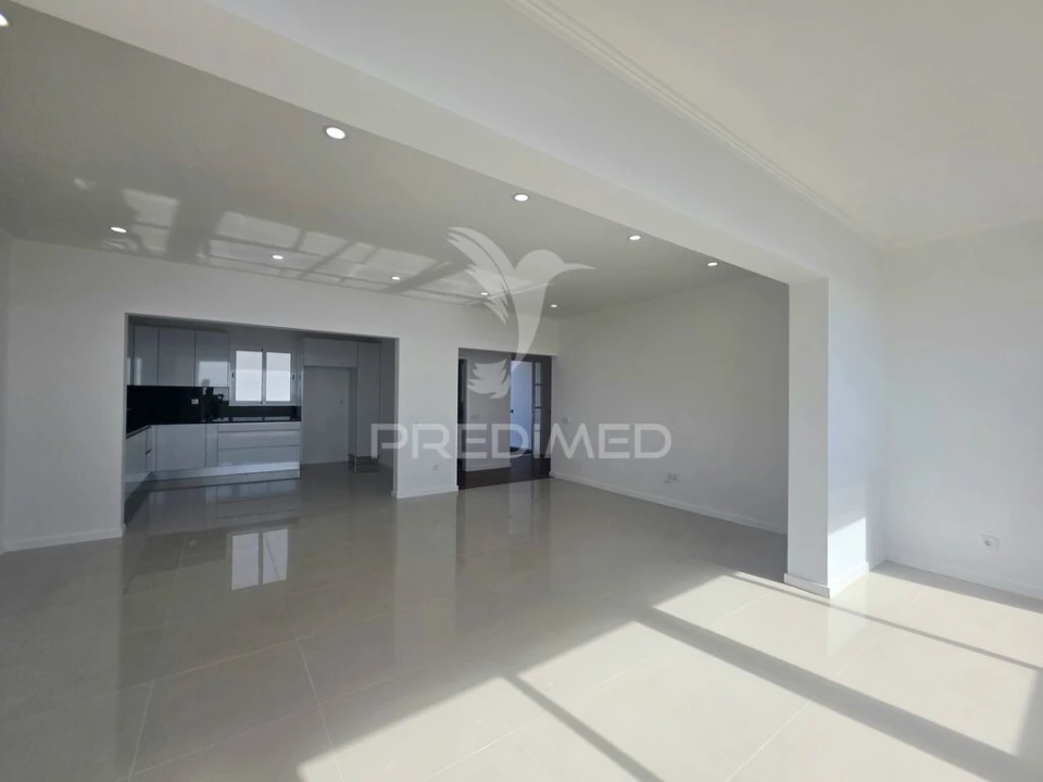 Moradia T3 para Venda em Santa Cruz Foto 7