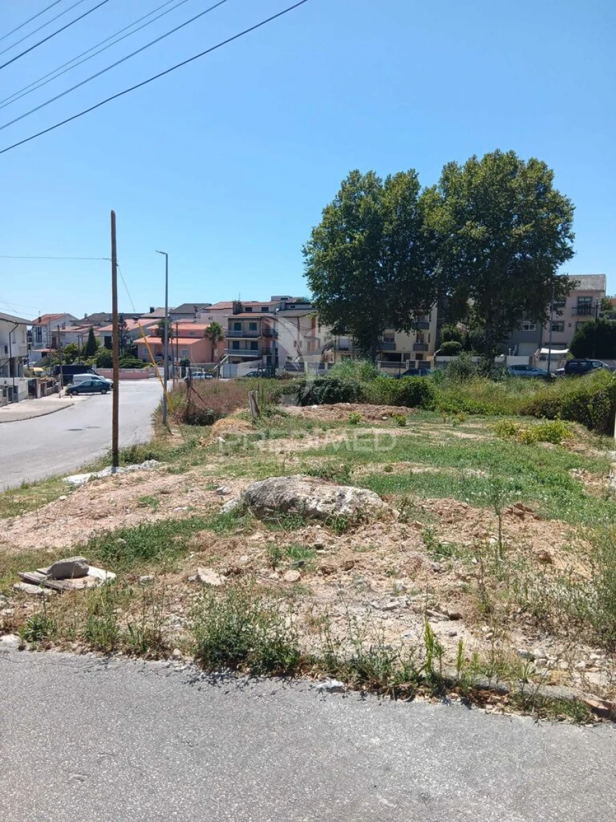 Terreno para Venda em Fânzeres e São Pedro da Cova Foto 3