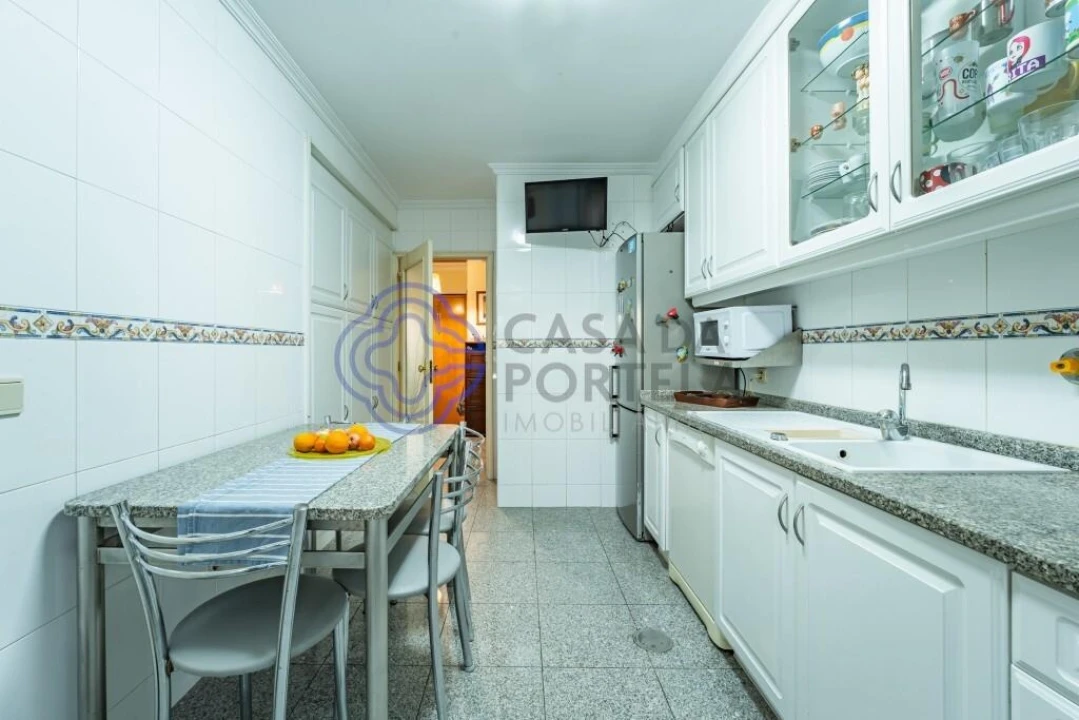 Apartamento T2 para Venda em Castêlo da Maia Foto 4