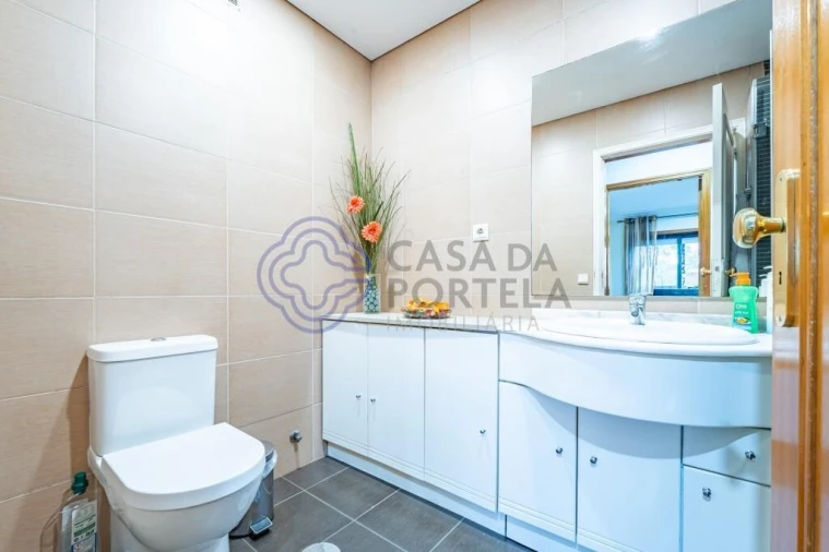 Apartamento T2 para Venda em Castêlo da Maia Foto 12