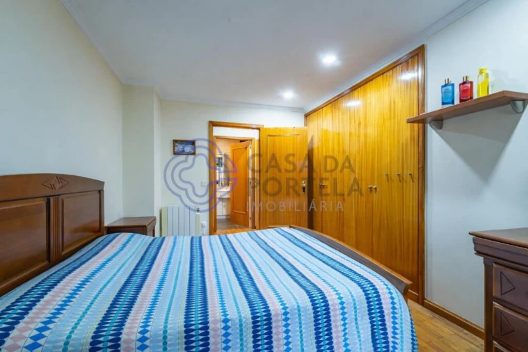 Apartamento T2 para Venda em Castêlo da Maia Foto 8
