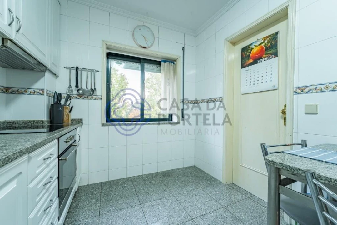 Apartamento T2 para Venda em Castêlo da Maia Foto 6