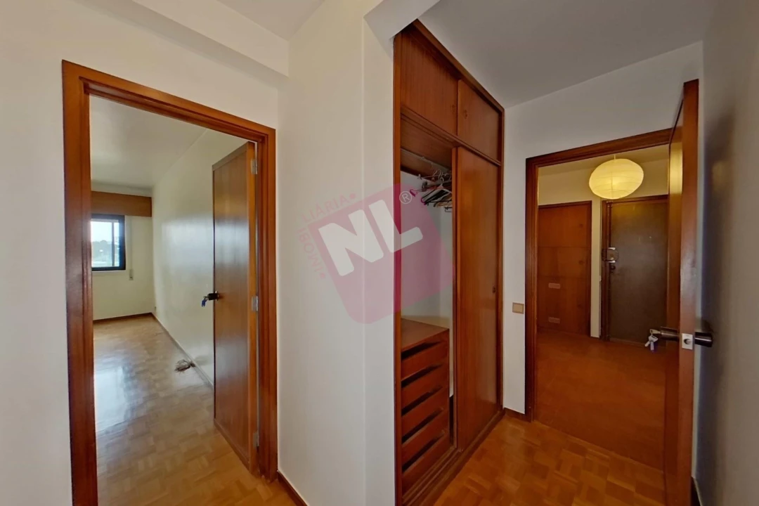Apartamento T2 para Arrendamento em Lumiar Foto 11