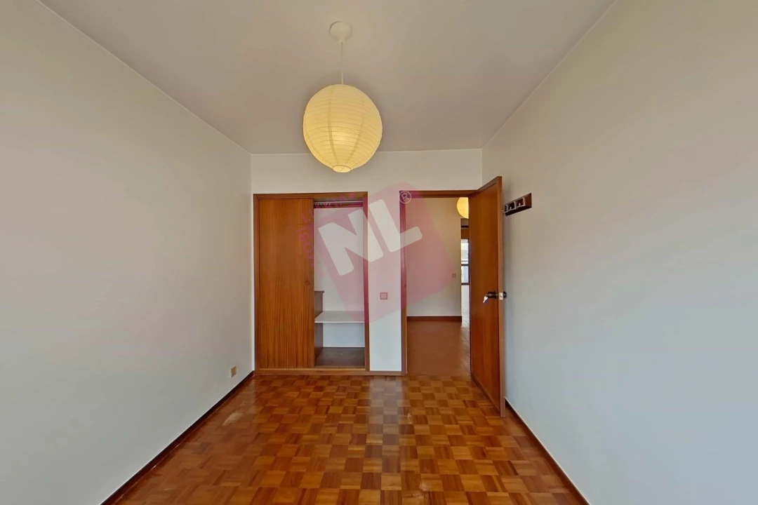 Apartamento T2 para Arrendamento em Lumiar Foto 10