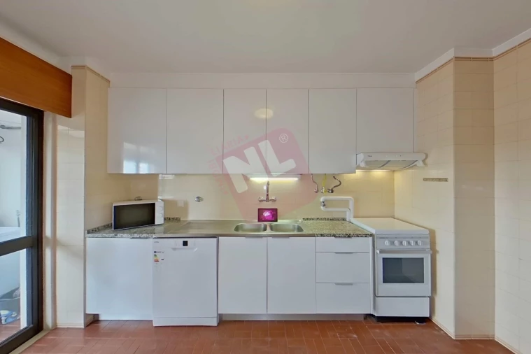 Apartamento T2 para Arrendamento em Lumiar Foto 16