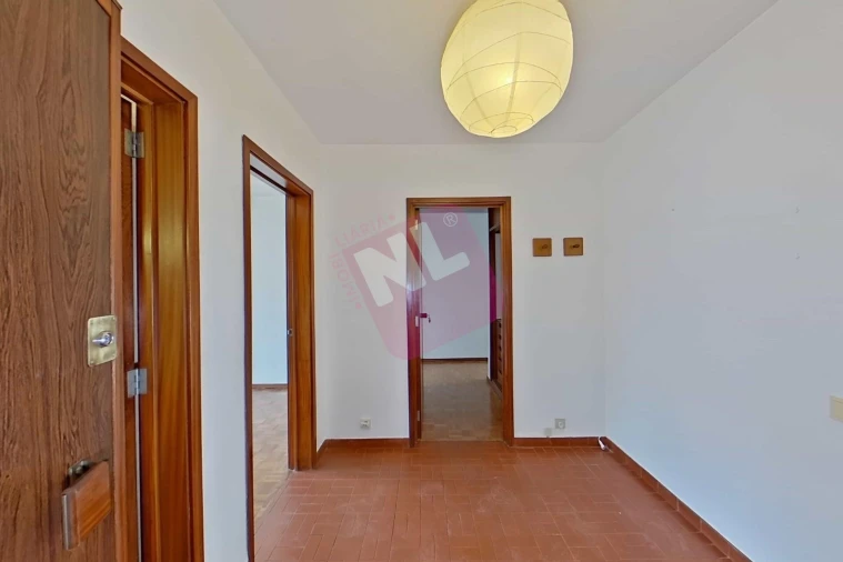 Apartamento T2 para Arrendamento em Lumiar Foto 3