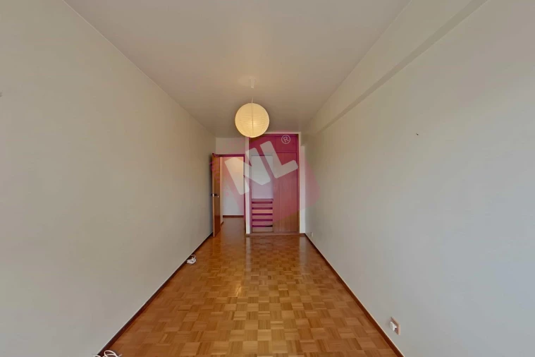 Apartamento T2 para Arrendamento em Lumiar Foto 13