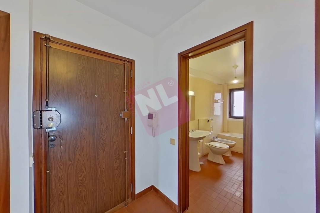 Apartamento T2 para Arrendamento em Lumiar Foto 5