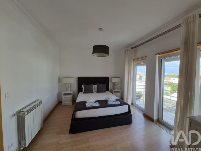 Moradia T3 para Venda em Atouguia da Baleia Foto 14