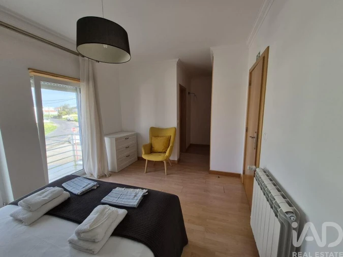 Moradia T3 para Venda em Atouguia da Baleia Foto 15