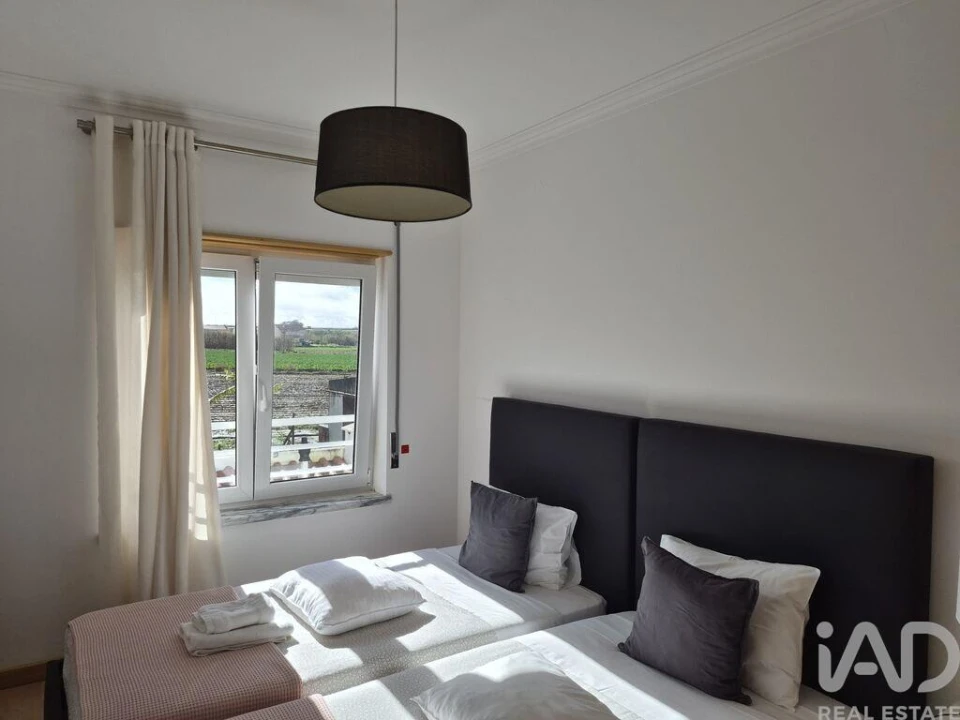 Moradia T3 para Venda em Atouguia da Baleia Foto 9