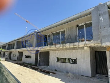 Moradia T4 para Venda em Boidobra