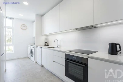 Apartamento T3 para Venda em Carcavelos e Parede