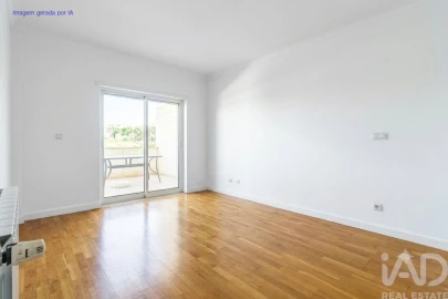 Apartamento T3 para Venda em Carcavelos e Parede