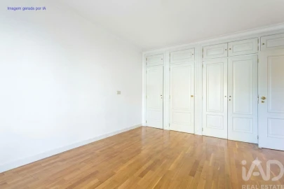 Apartamento T3 para Venda em Carcavelos e Parede