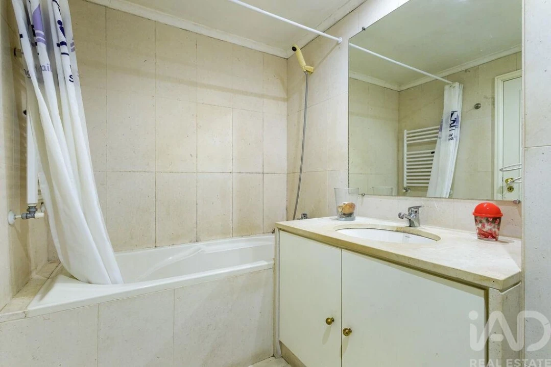 Apartamento T3 para Venda em Carcavelos e Parede Foto 22