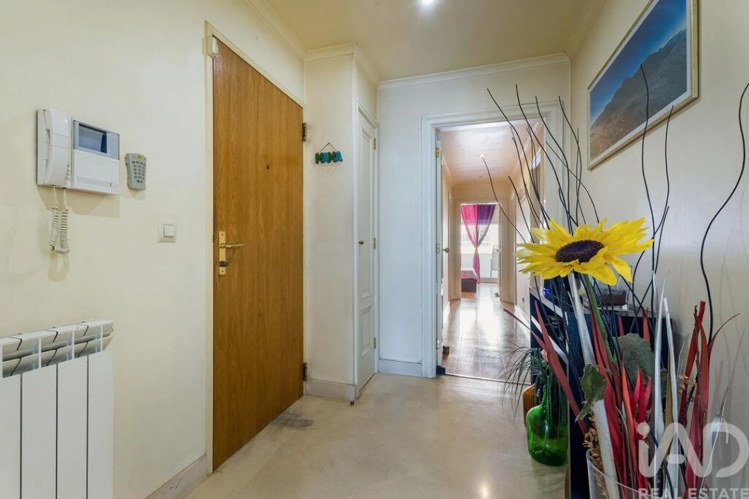 Apartamento T3 para Venda em Carcavelos e Parede Foto 9