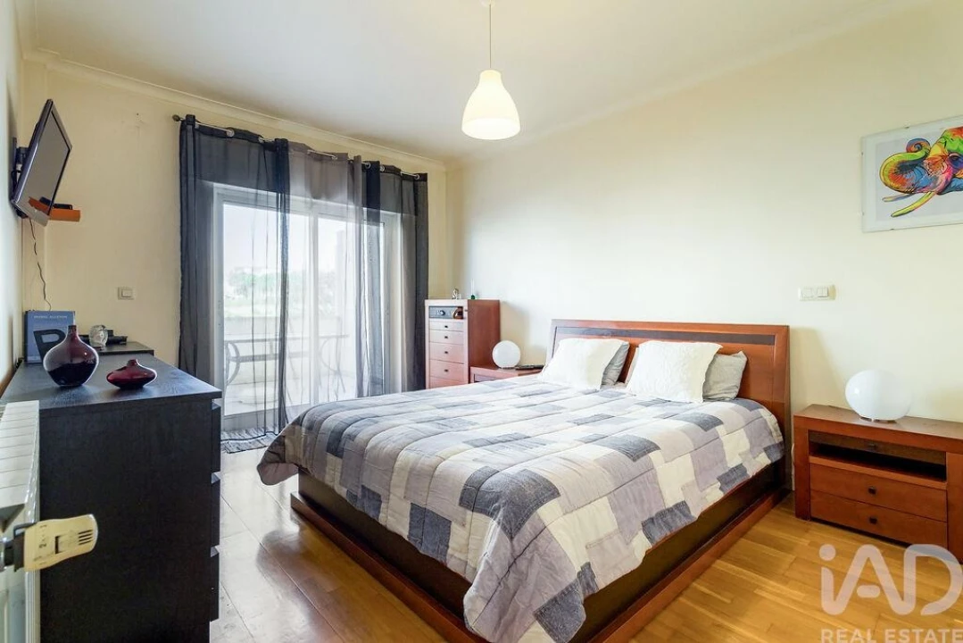 Apartamento T3 para Venda em Carcavelos e Parede Foto 16