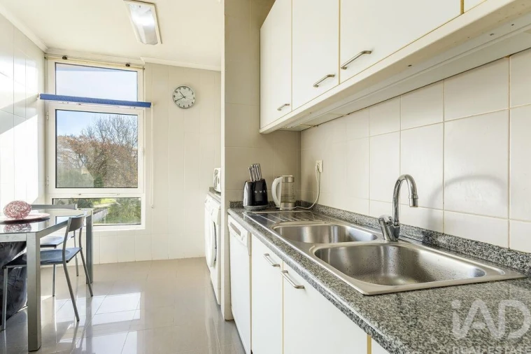 Apartamento T3 para Venda em Carcavelos e Parede Foto 11