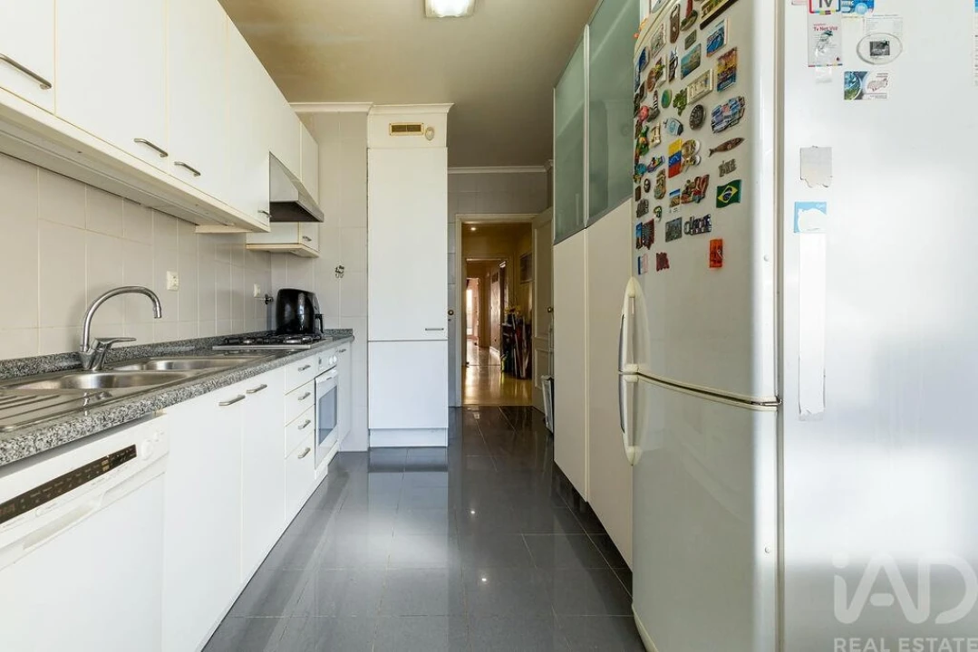 Apartamento T3 para Venda em Carcavelos e Parede Foto 13