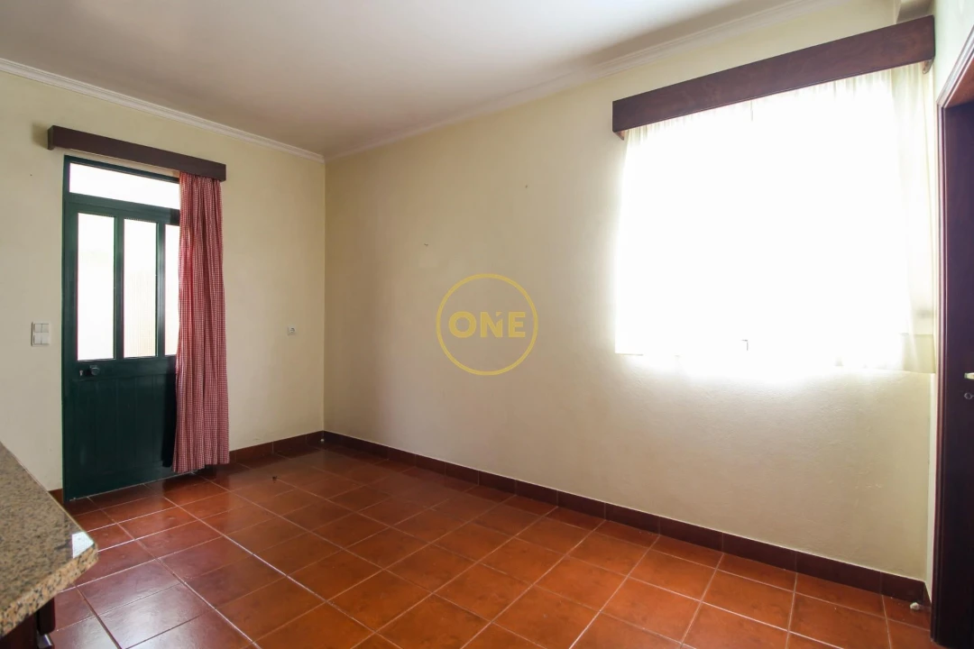 Moradia T3 para Venda em Estreito de Camara de Lobos Foto 16