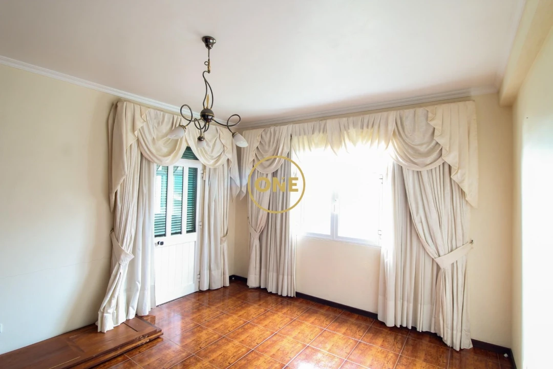 Moradia T3 para Venda em Estreito de Camara de Lobos Foto 7