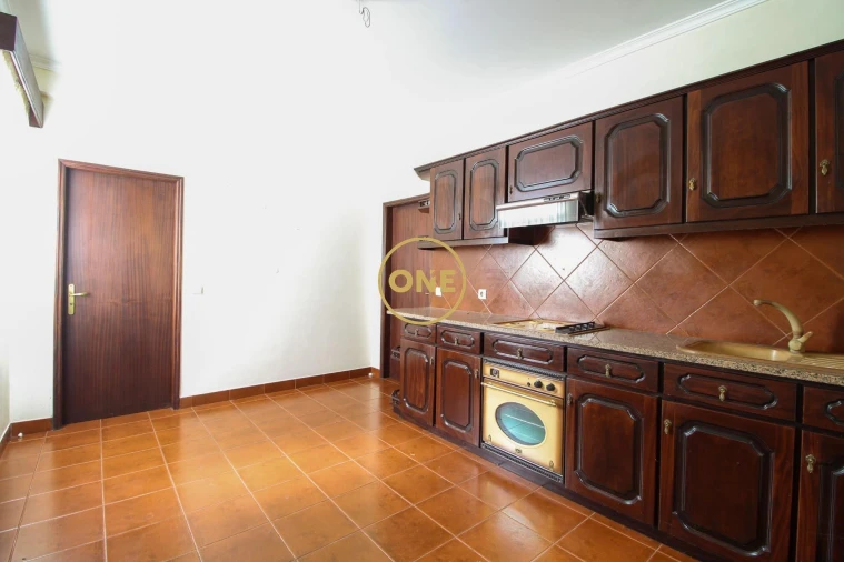 Moradia T3 para Venda em Estreito de Camara de Lobos Foto 14