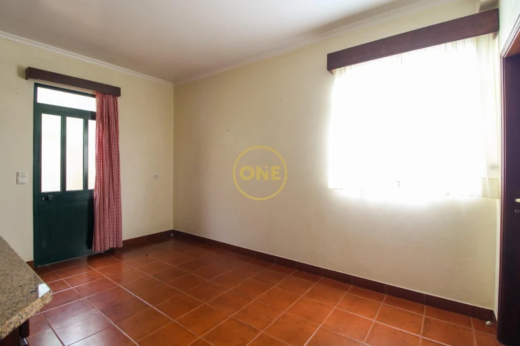 Moradia T3 para Venda em Estreito de Camara de Lobos Foto 16