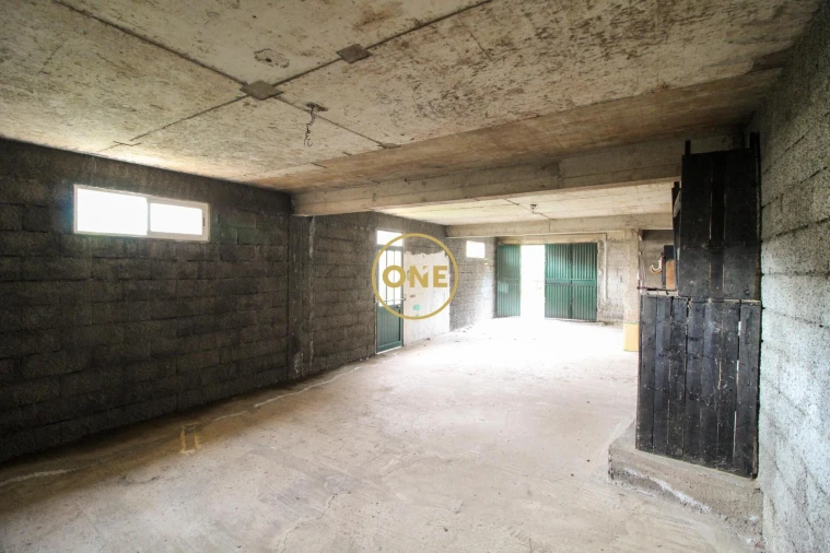 Moradia T3 para Venda em Estreito de Camara de Lobos Foto 22