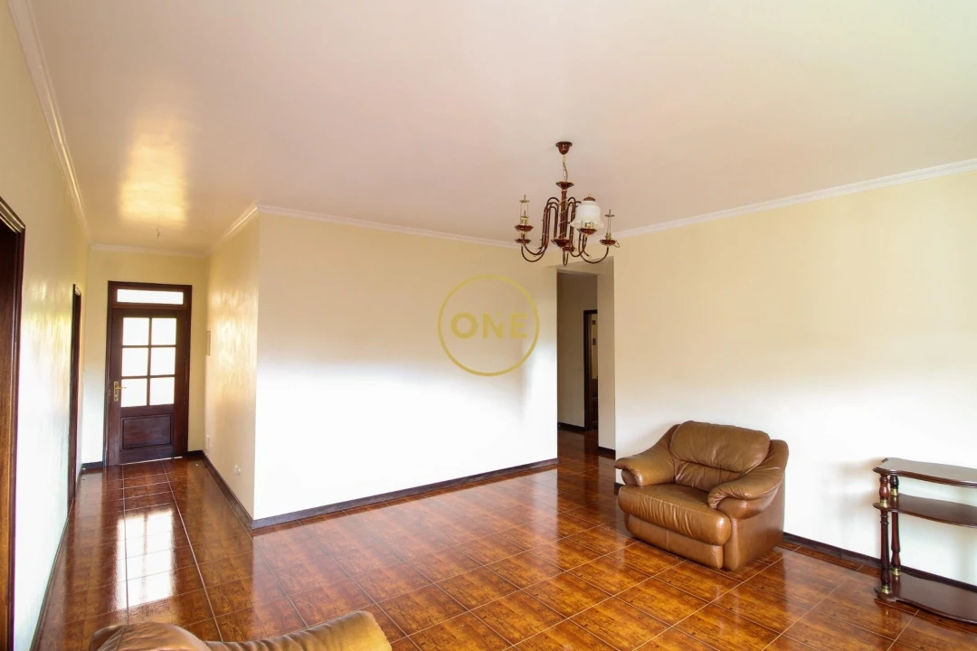 Moradia T3 para Venda em Estreito de Camara de Lobos Foto 5