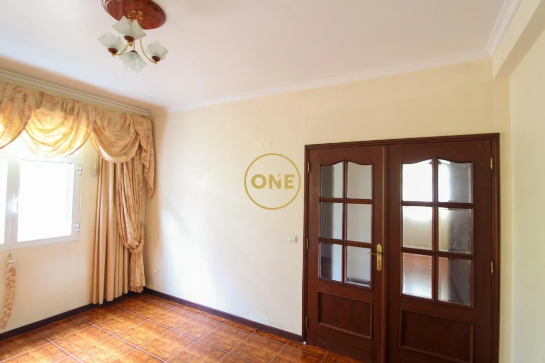 Moradia T3 para Venda em Estreito de Camara de Lobos Foto 10