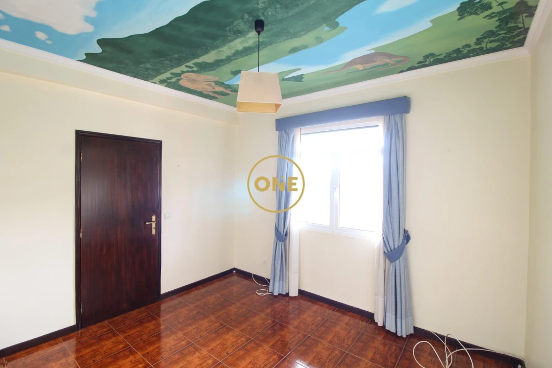 Moradia T3 para Venda em Estreito de Camara de Lobos Foto 18