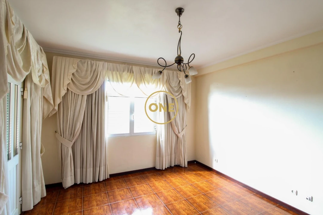 Moradia T3 para Venda em Estreito de Camara de Lobos Foto 8