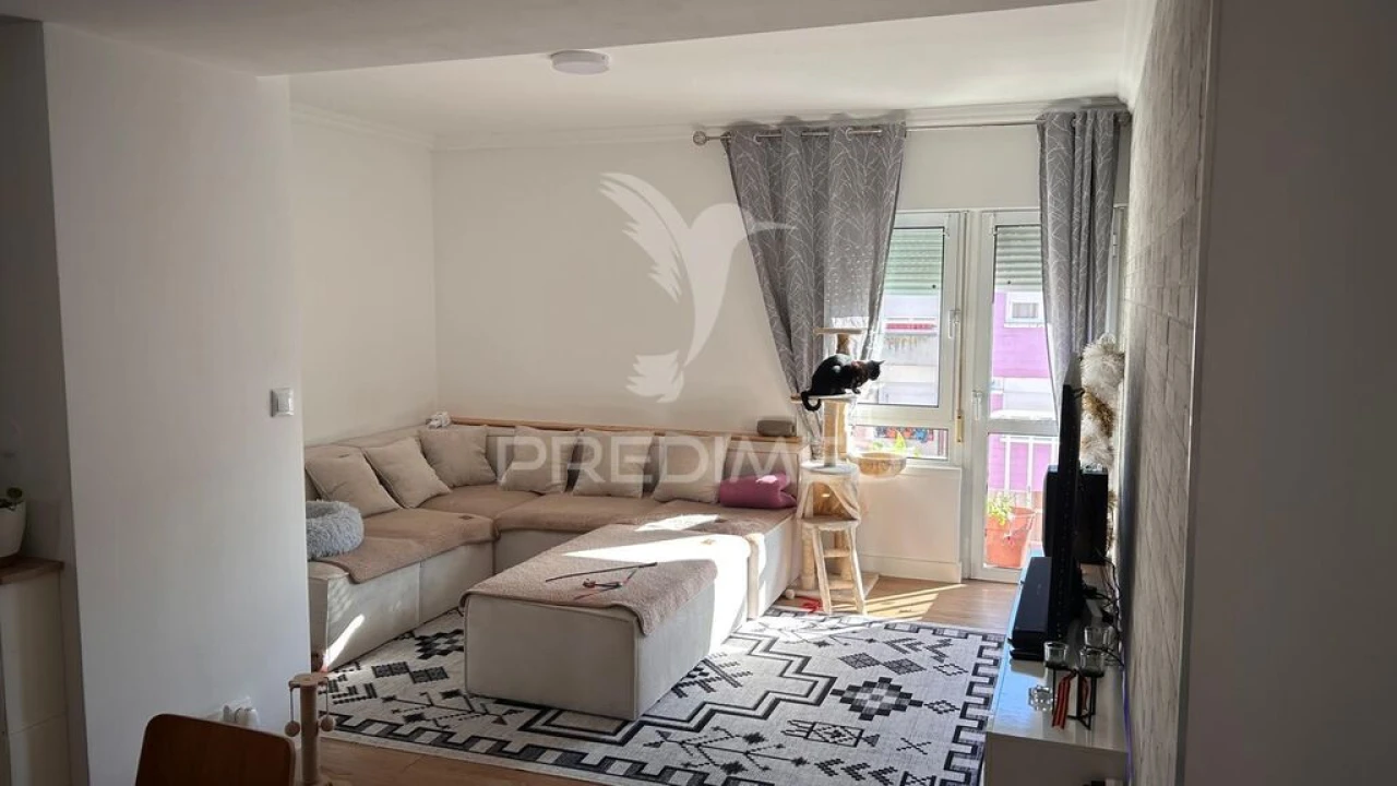 Apartamento T2 para Venda em Caparica e Trafaria Foto 3