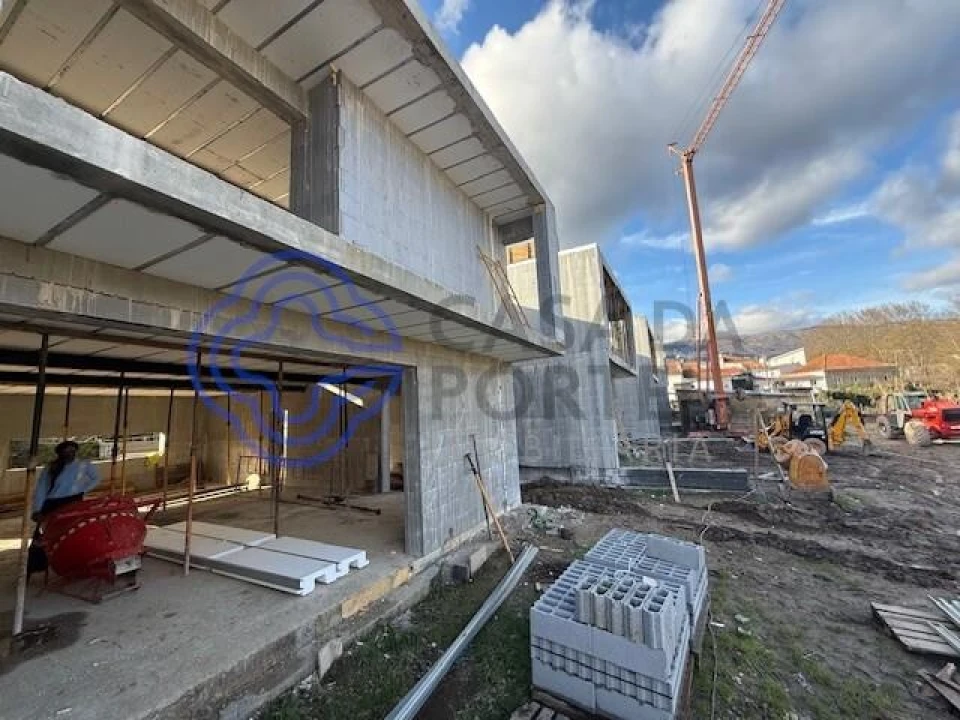 Moradia T4 para Venda em Boidobra Foto 27