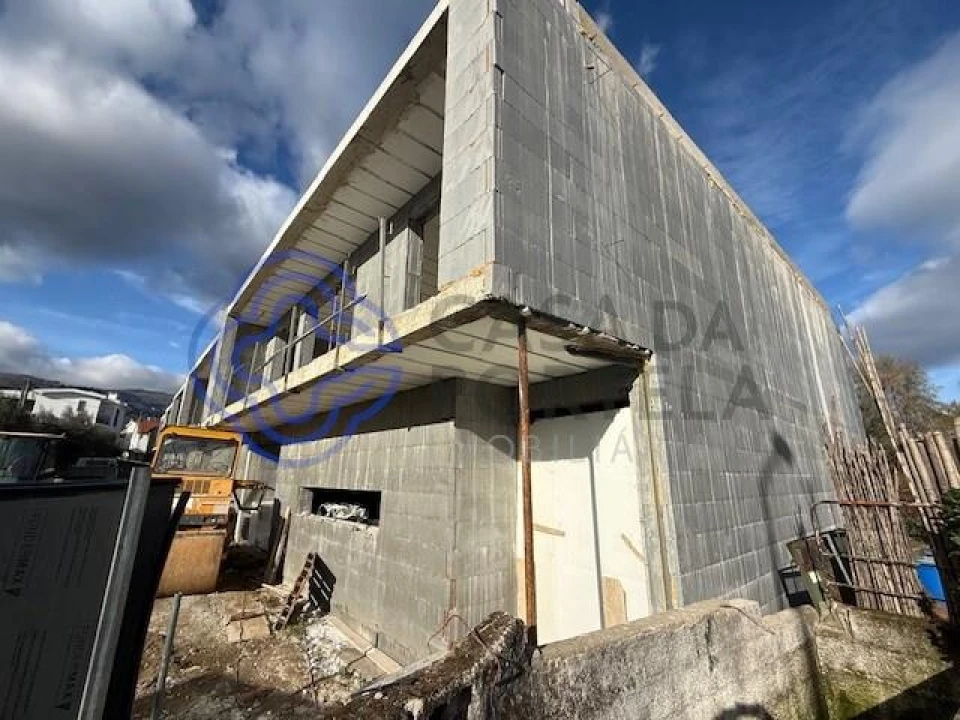 Moradia T4 para Venda em Boidobra Foto 24