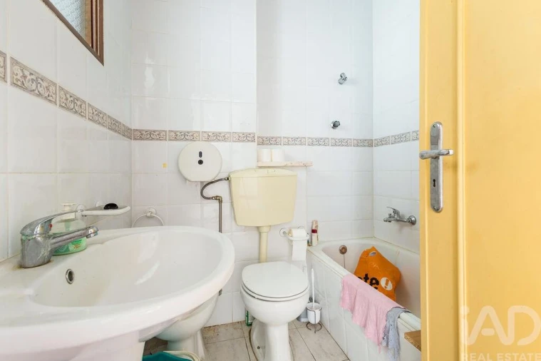 Apartamento T2 para Venda em Beato Foto 16