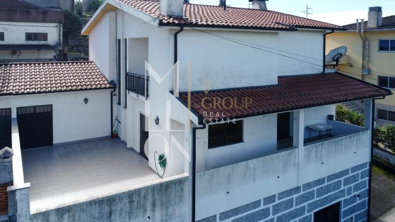 Moradia T4 para Venda em Selho (São Jorge) Foto 2