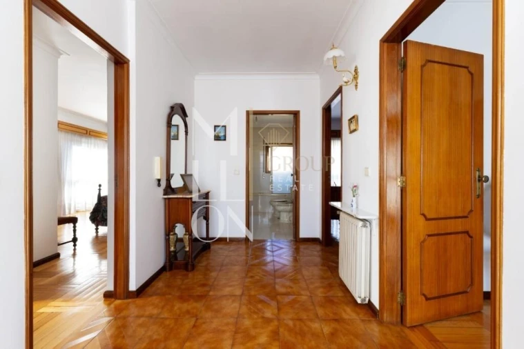 Moradia T4 para Venda em Selho (São Jorge) Foto 4