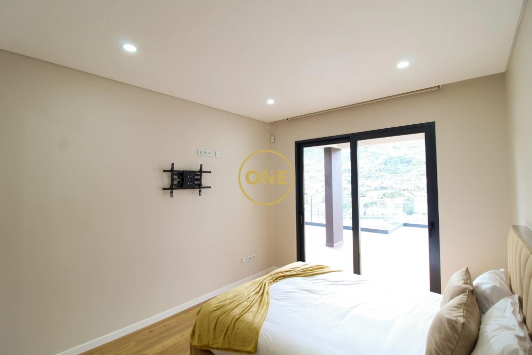 Moradia T3 para Venda em Machico Foto 16