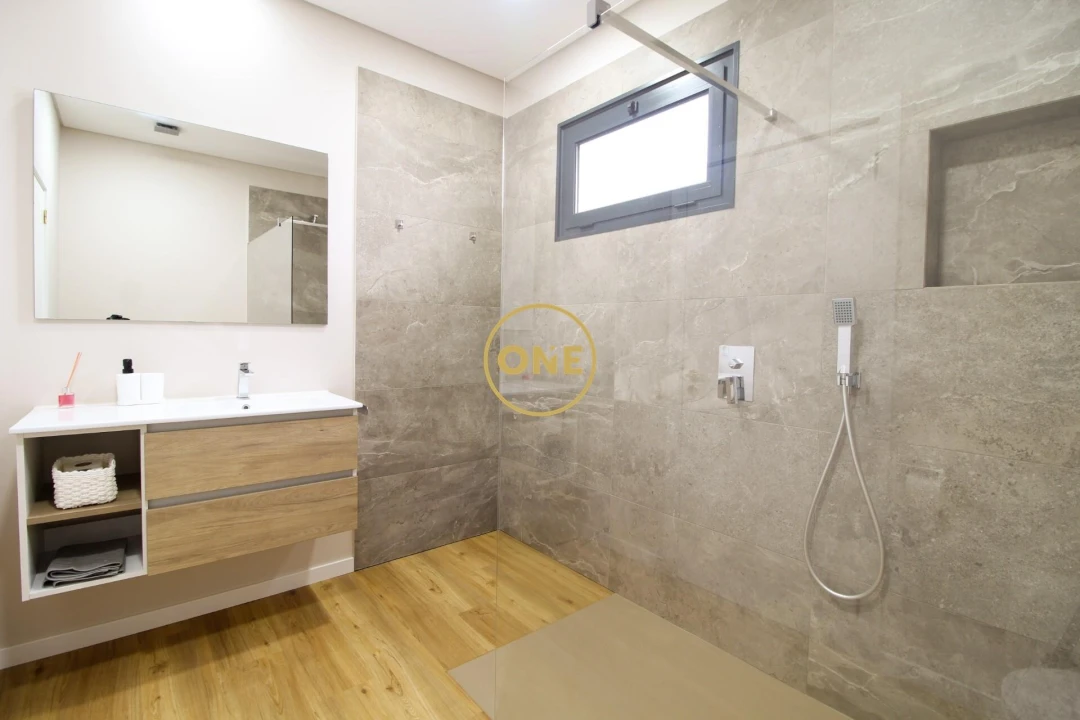 Moradia T3 para Venda em Machico Foto 26