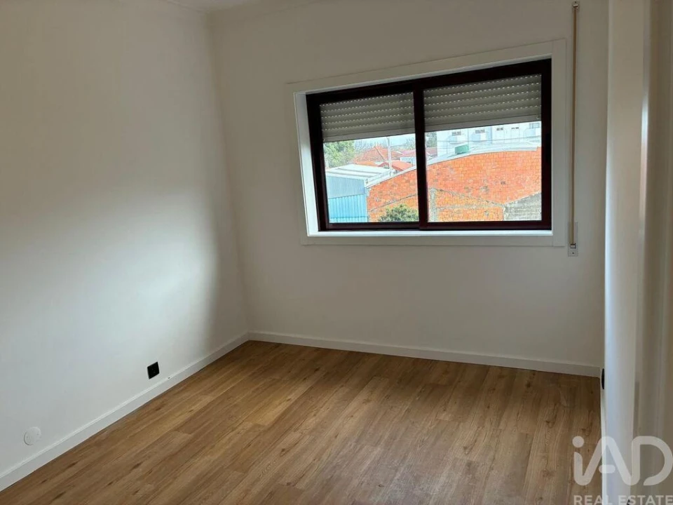 Apartamento T1 para Venda em Oliveira do Douro Foto 7