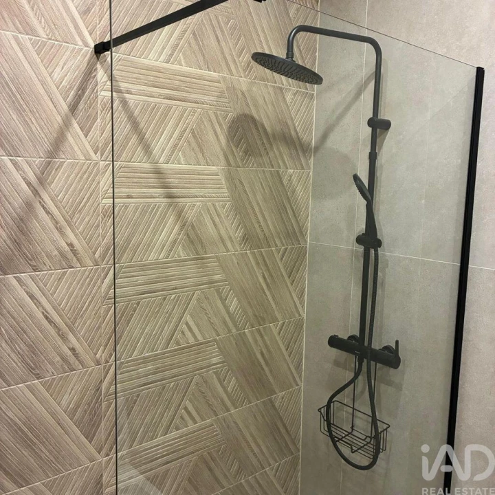 Apartamento T1 para Venda em Oliveira do Douro Foto 12