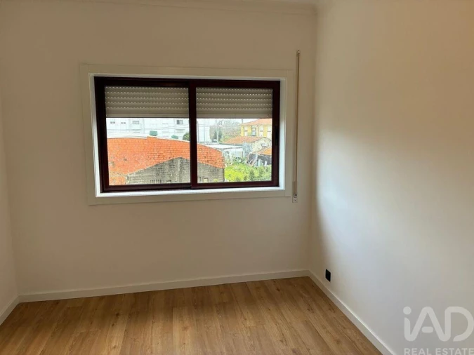 Apartamento T1 para Venda em Oliveira do Douro Foto 9