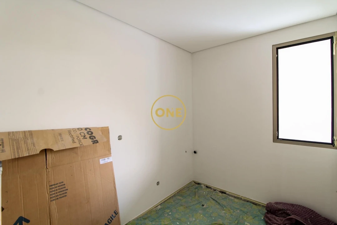 Moradia T2 para Venda em Arco da Calheta Foto 16