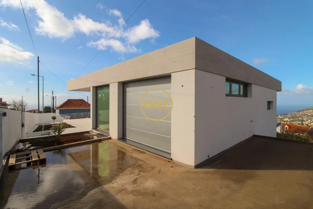 Moradia T2 para Venda em Arco da Calheta Foto 28